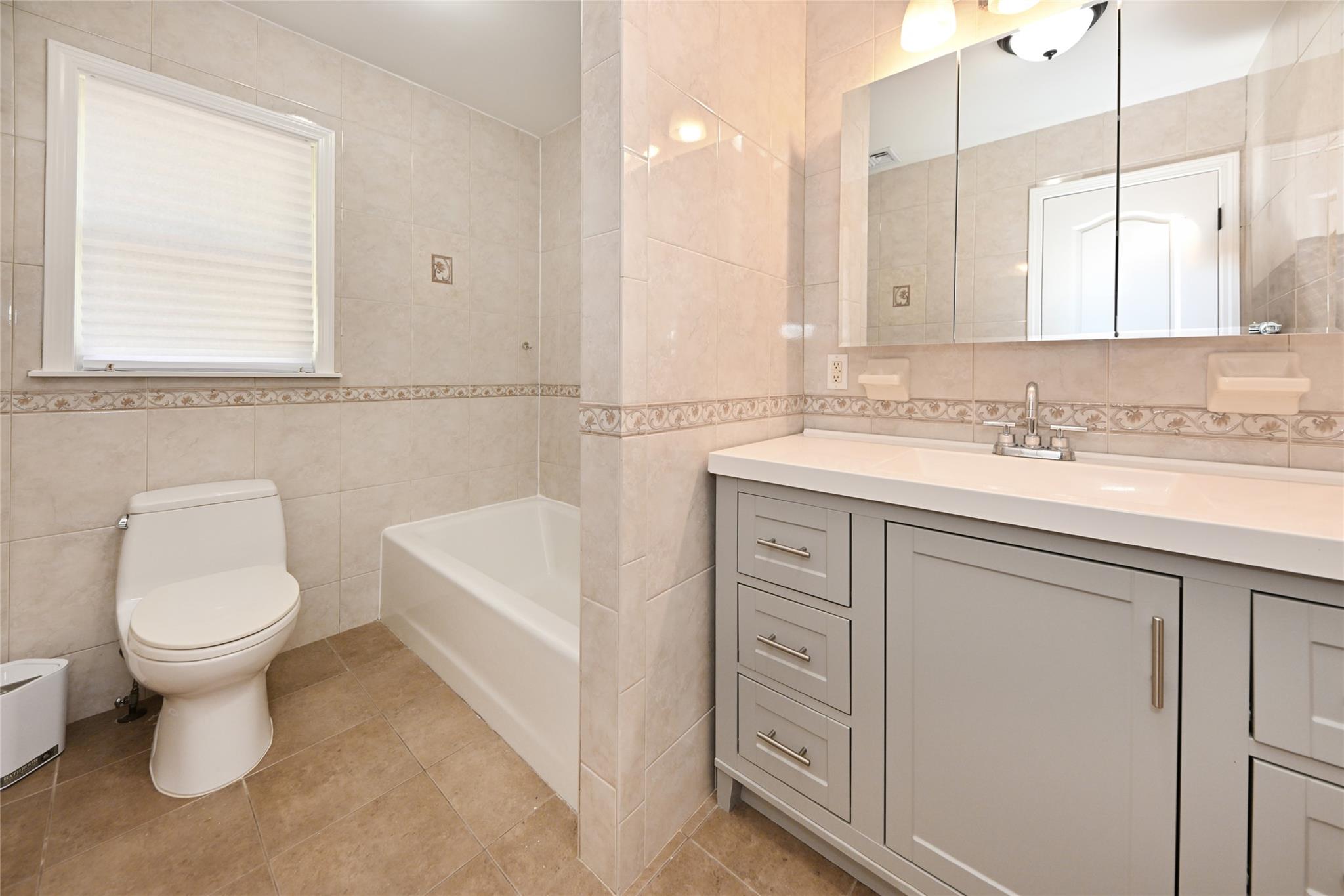 1 Bedford Court, Spring Valley, New York image 28