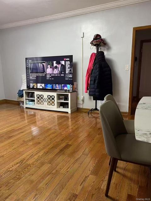 42-11 Kissena Boulevard 4A Flushing NY 11355