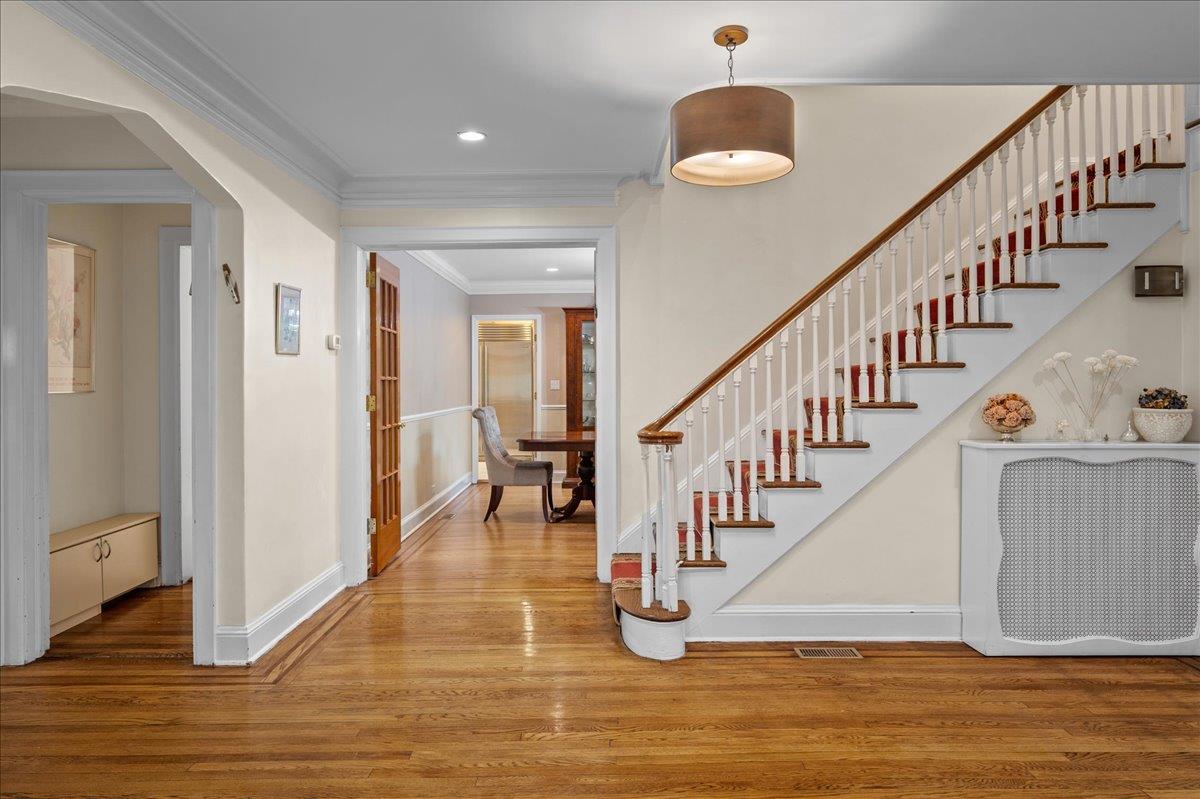 10 Byworth Road, New Rochelle, Florida image 4