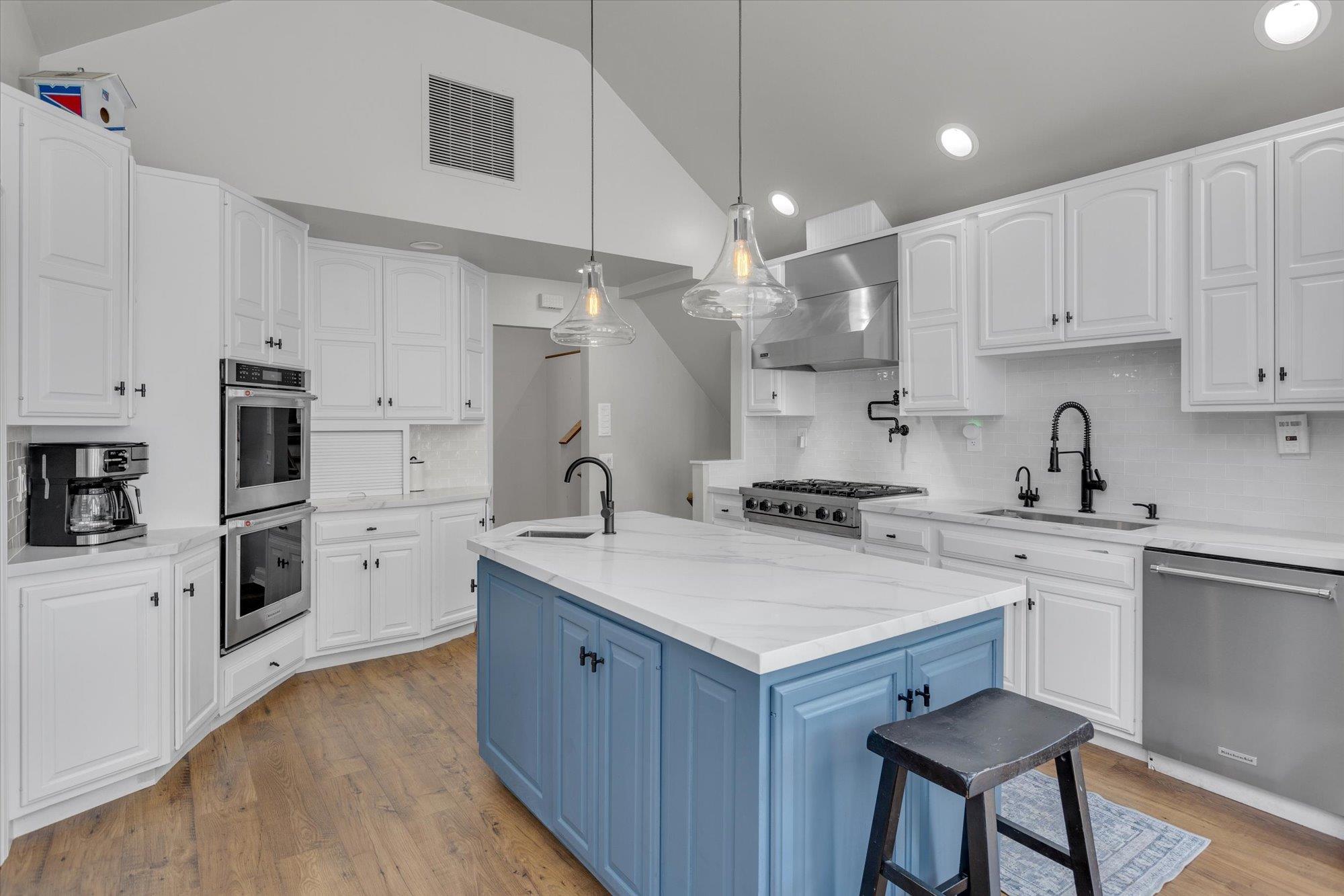 20 Village Road, Syosset, New York image 15