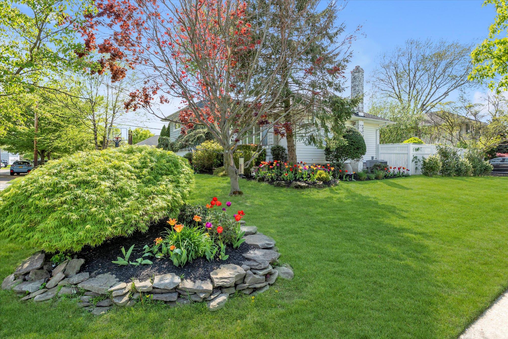 20 Village Road, Syosset, New York image 5