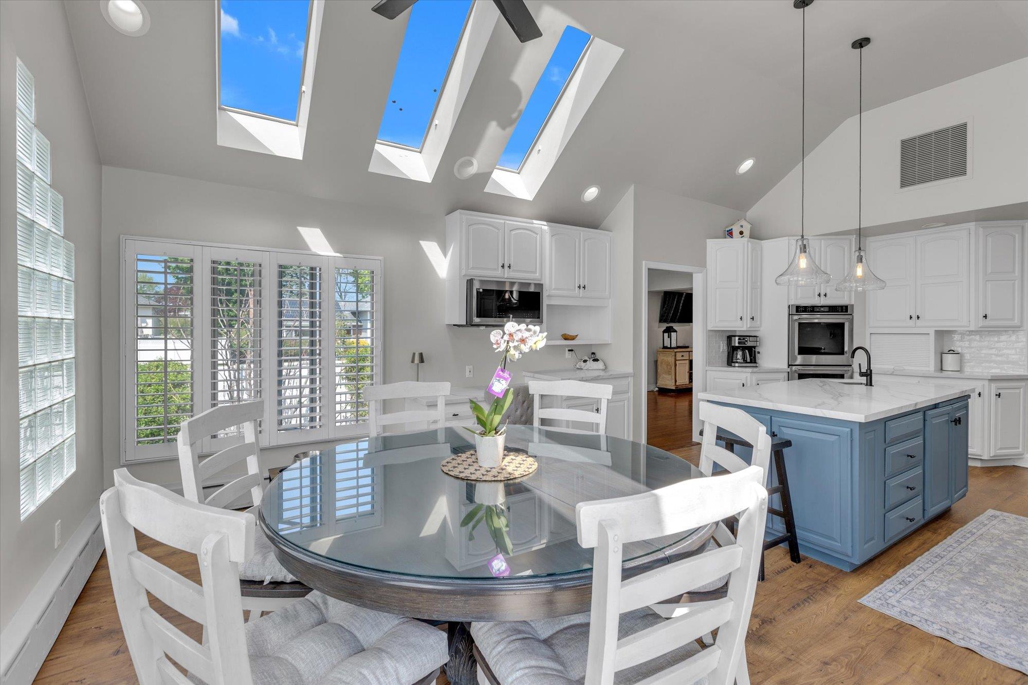 20 Village Road, Syosset, New York image 14