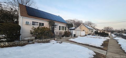 Homes For Sale - 485 Barbara Lane<br/> West Hempstead, NY 11552