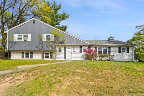 Homes For Sale - 2 Larch Court<br/> West Nyack, NY 10994