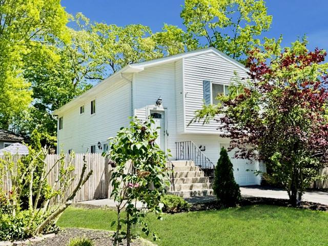 10 Brushwood Drive, Shirley, New York image 1