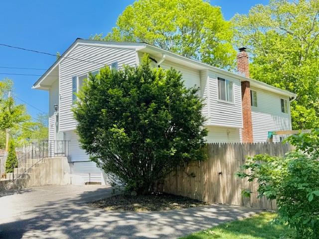 10 Brushwood Drive, Shirley, New York image 5