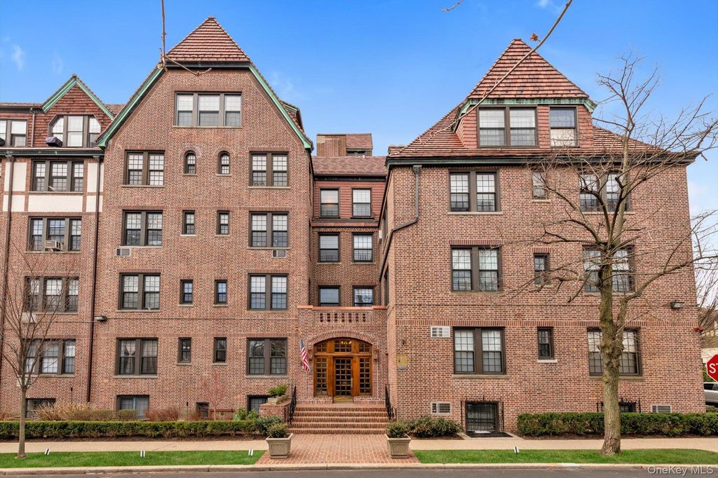 Photo of 6 Burns Street #318, Forest Hills, NY 11375 (MLS # 978212)