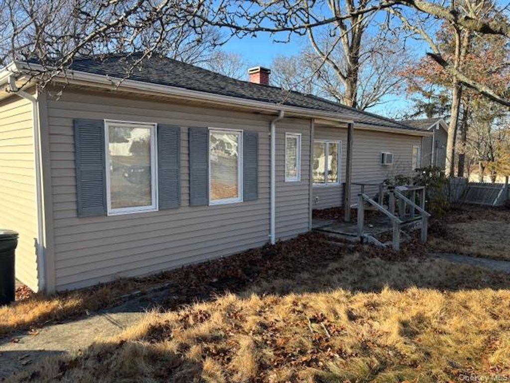 Photo of 94 Rosemary Lane, Centereach, NY 11720 (MLS # 951146)