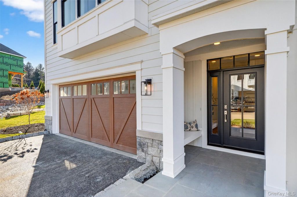 Photo of 1827 Soundview Court, Yorktown Heights, NY 10598 (MLS # 965737)