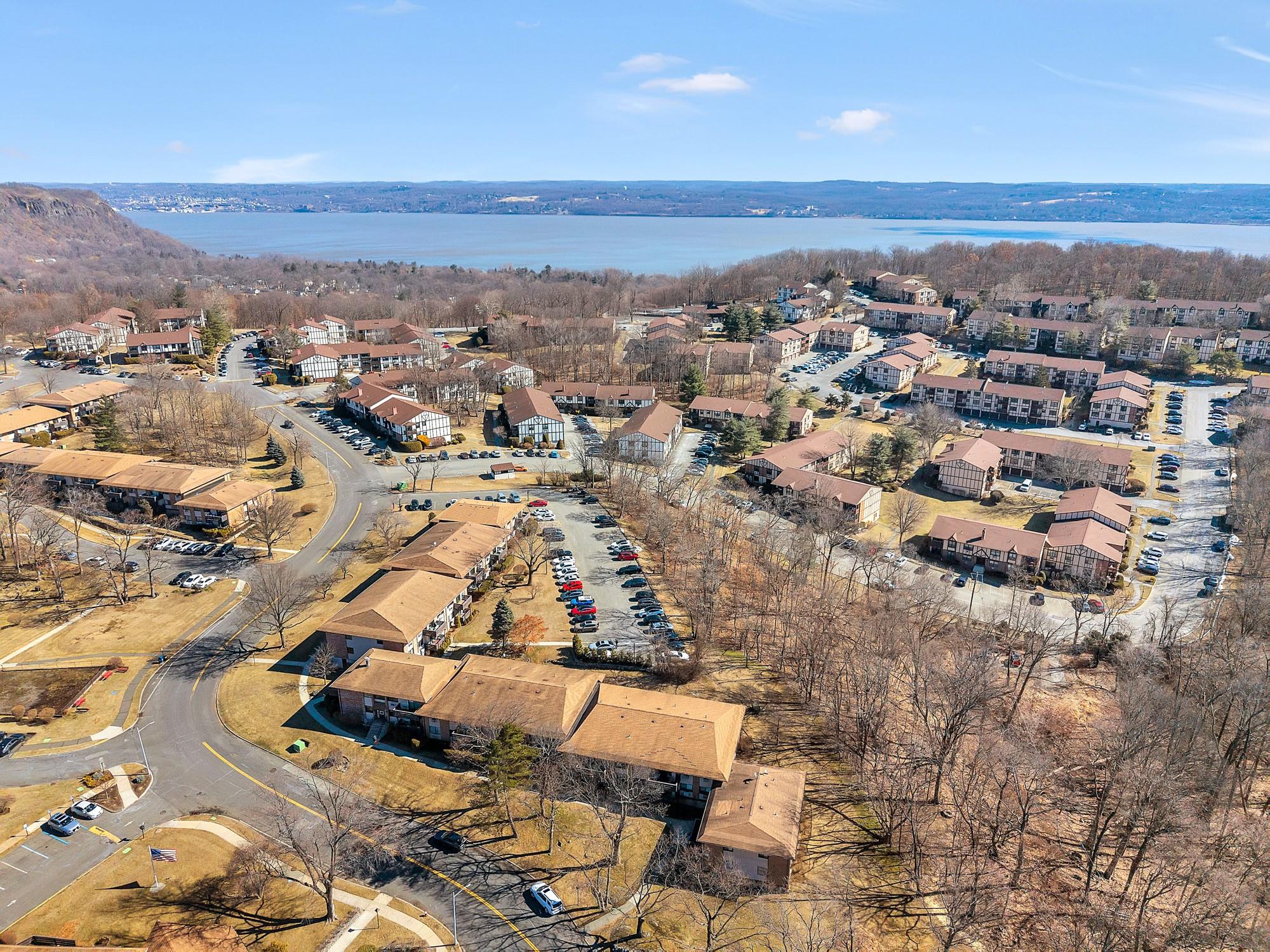 182 Sierra Vista Lane, Valley Cottage, New York image 2