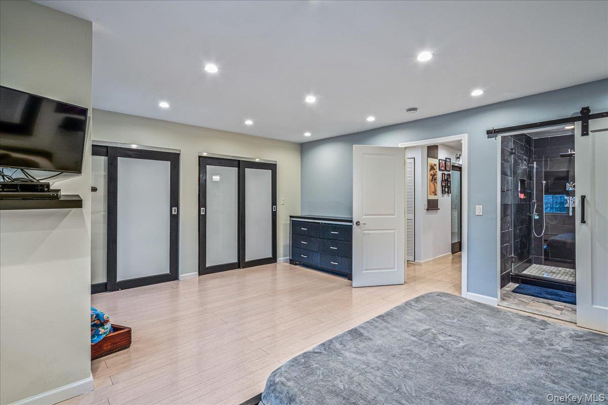 208-06 Robert Road 2