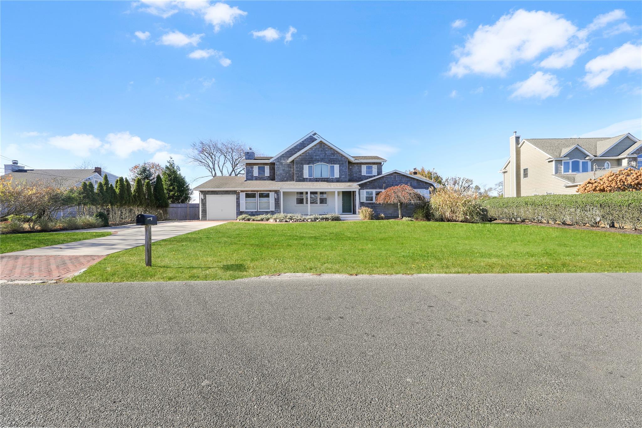 118 Paquatuck Avenue, East Moriches, New York image 6
