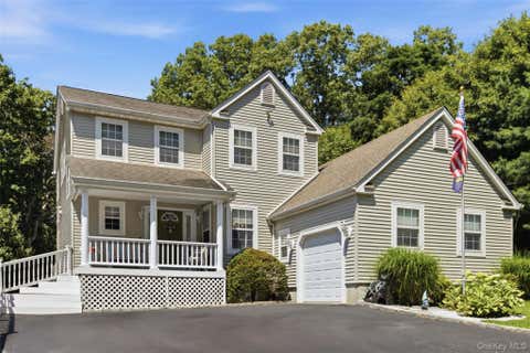 Homes For Sale - 104 Lincoln Boulevard<br/> Hauppauge, NY 11788