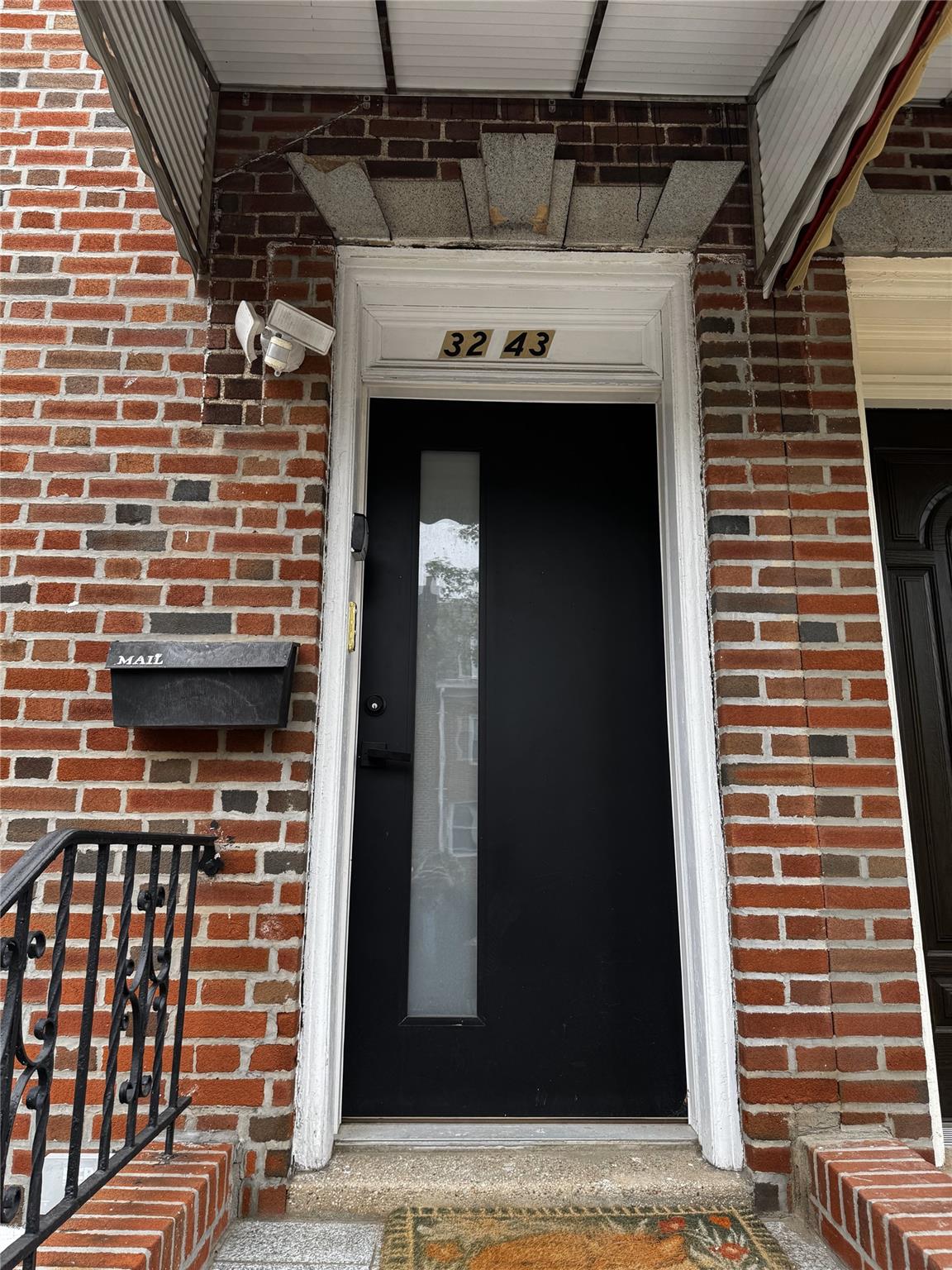 47th Street 1st Fl, Long Island City, Queens, NY - 2 Bedrooms  
1 Bathrooms  
5 Rooms - 