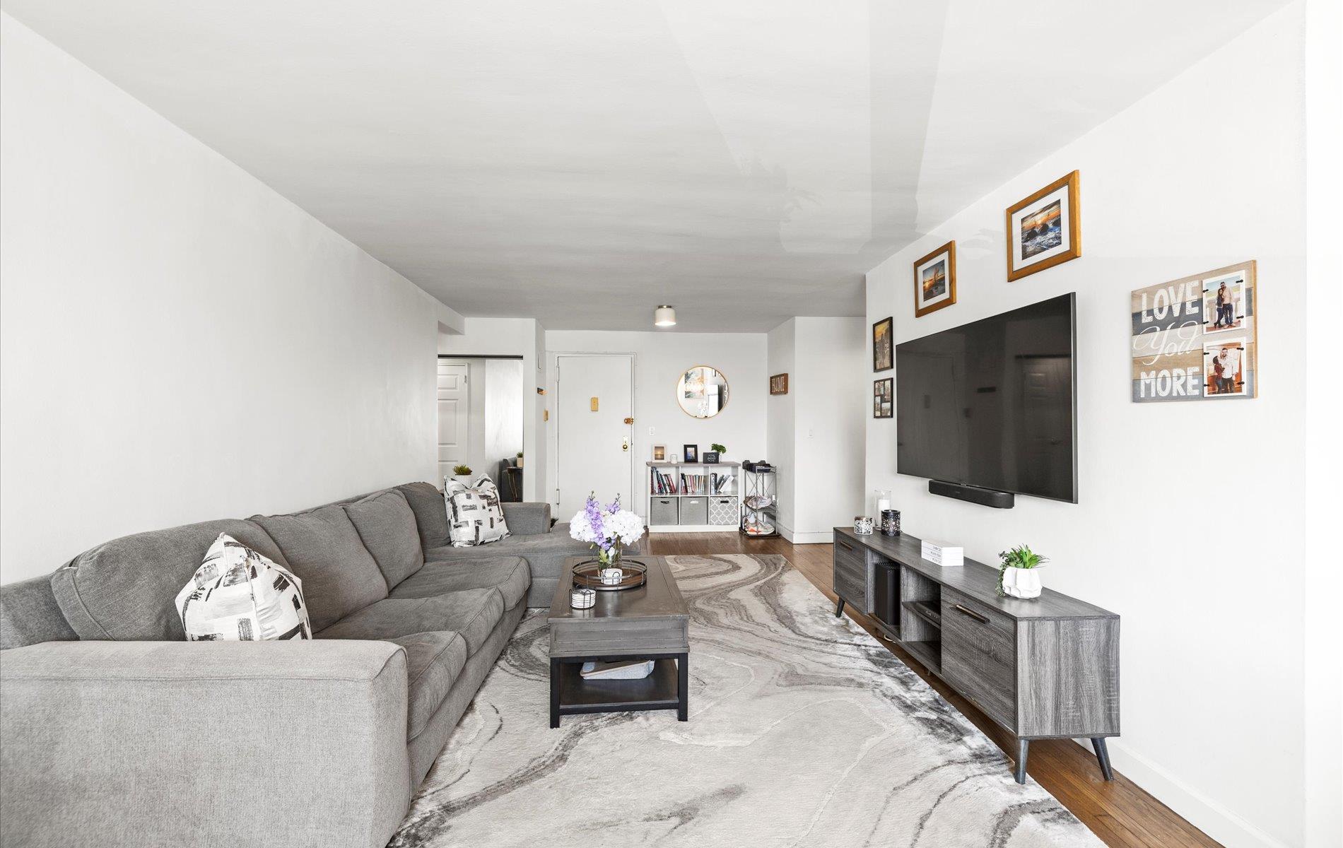 5 Birchwood Court #3N, Mineola, New York image 4