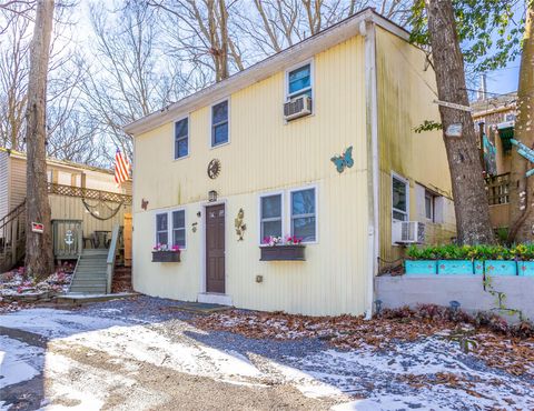 Photo of 5 Surfway S, Baiting Hollow, NY 11933 (MLS # 819866)