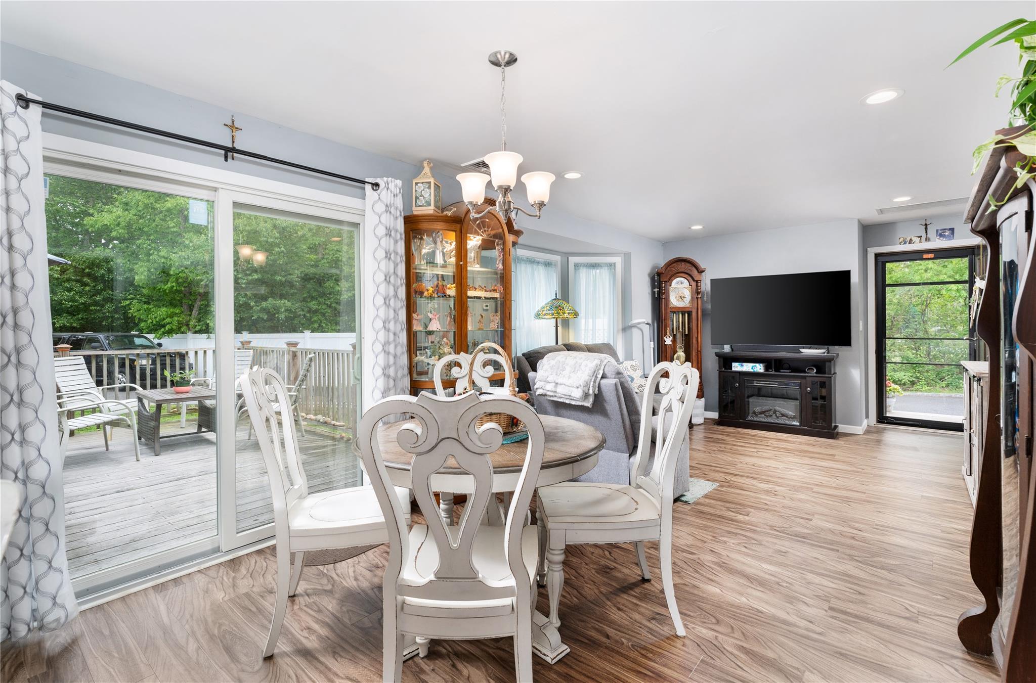 6 Debbie Street, Port Jefferson Station, New York image 31