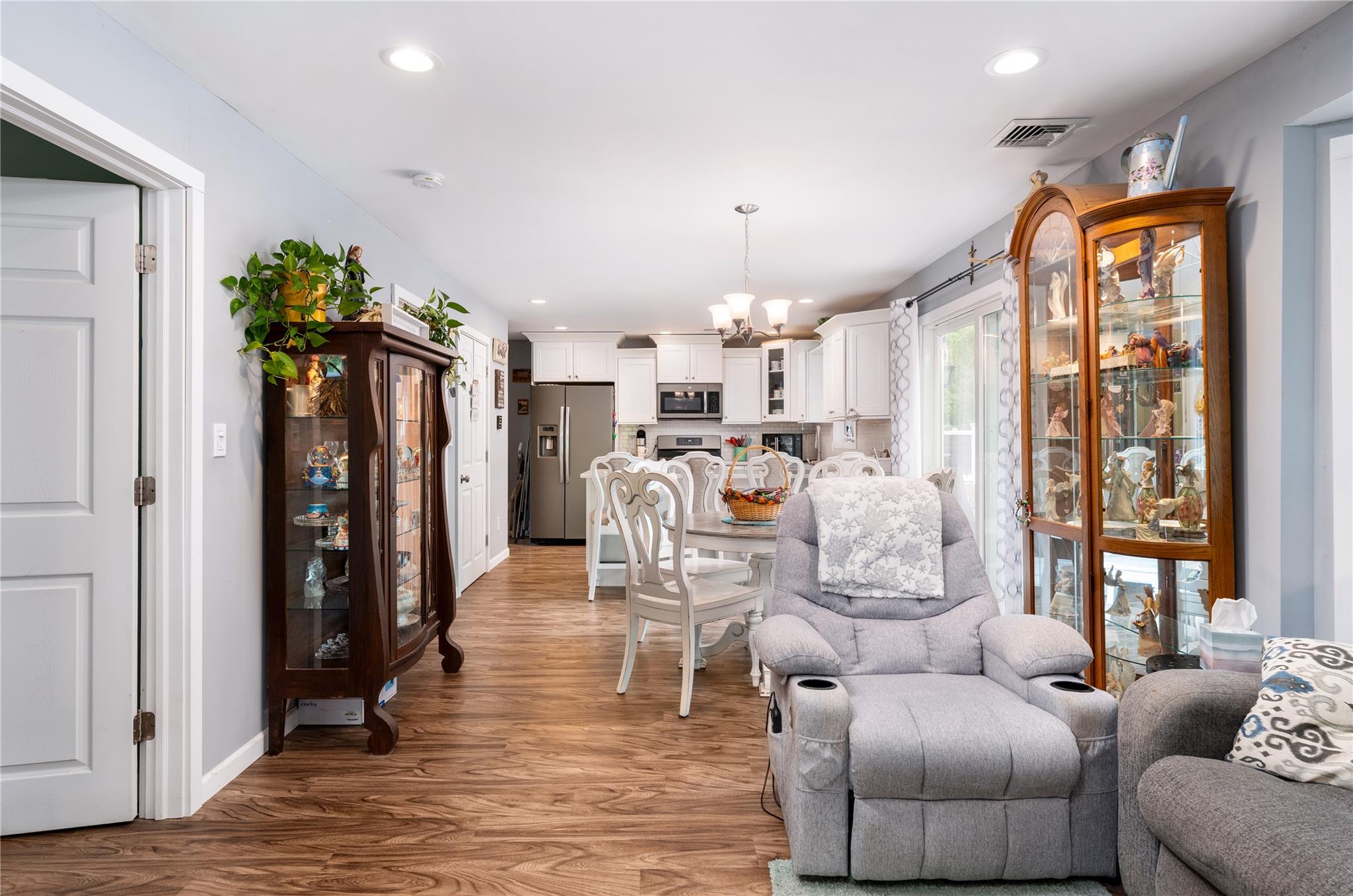 6 Debbie Street, Port Jefferson Station, New York image 33