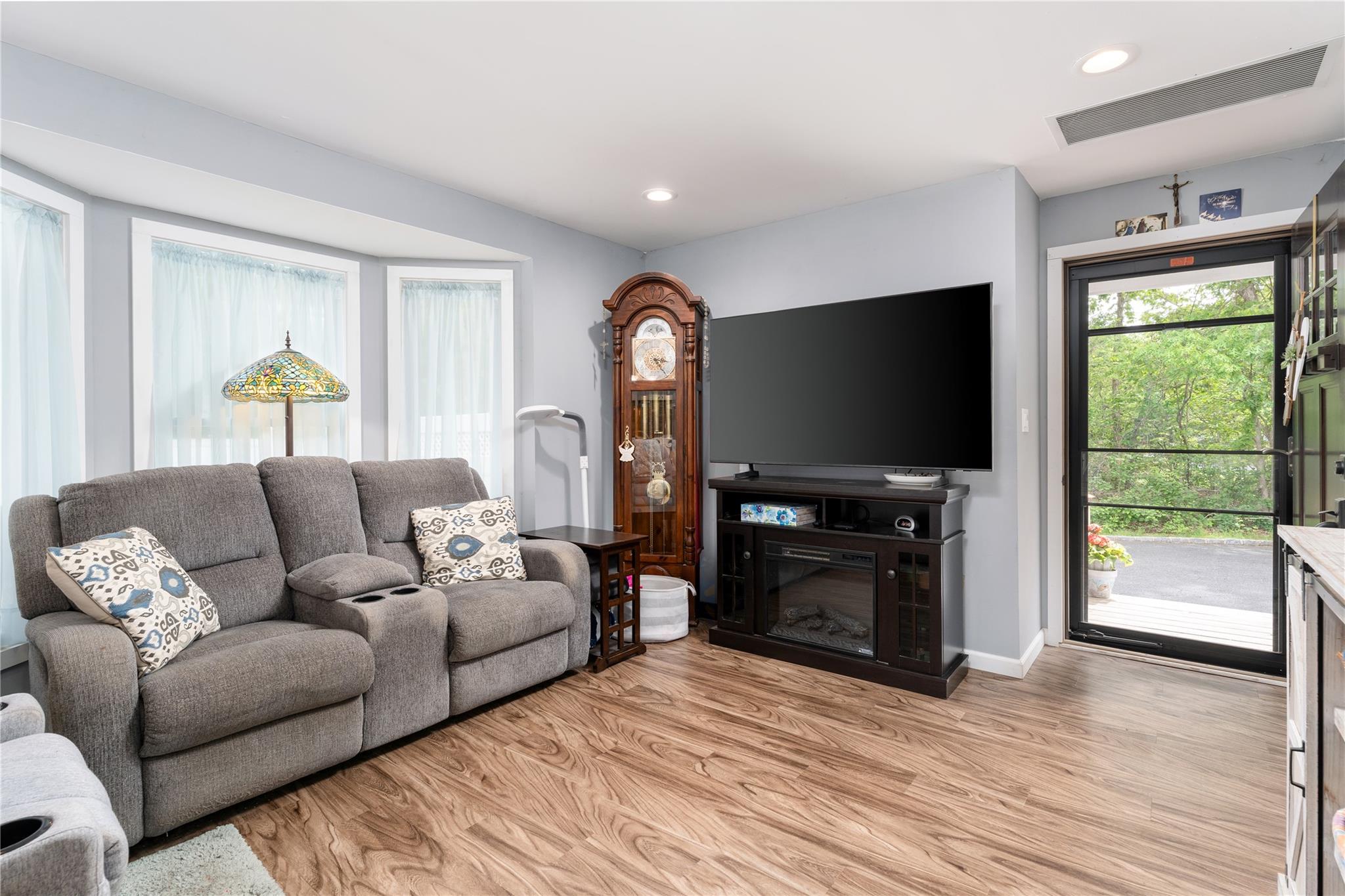 6 Debbie Street, Port Jefferson Station, New York image 34