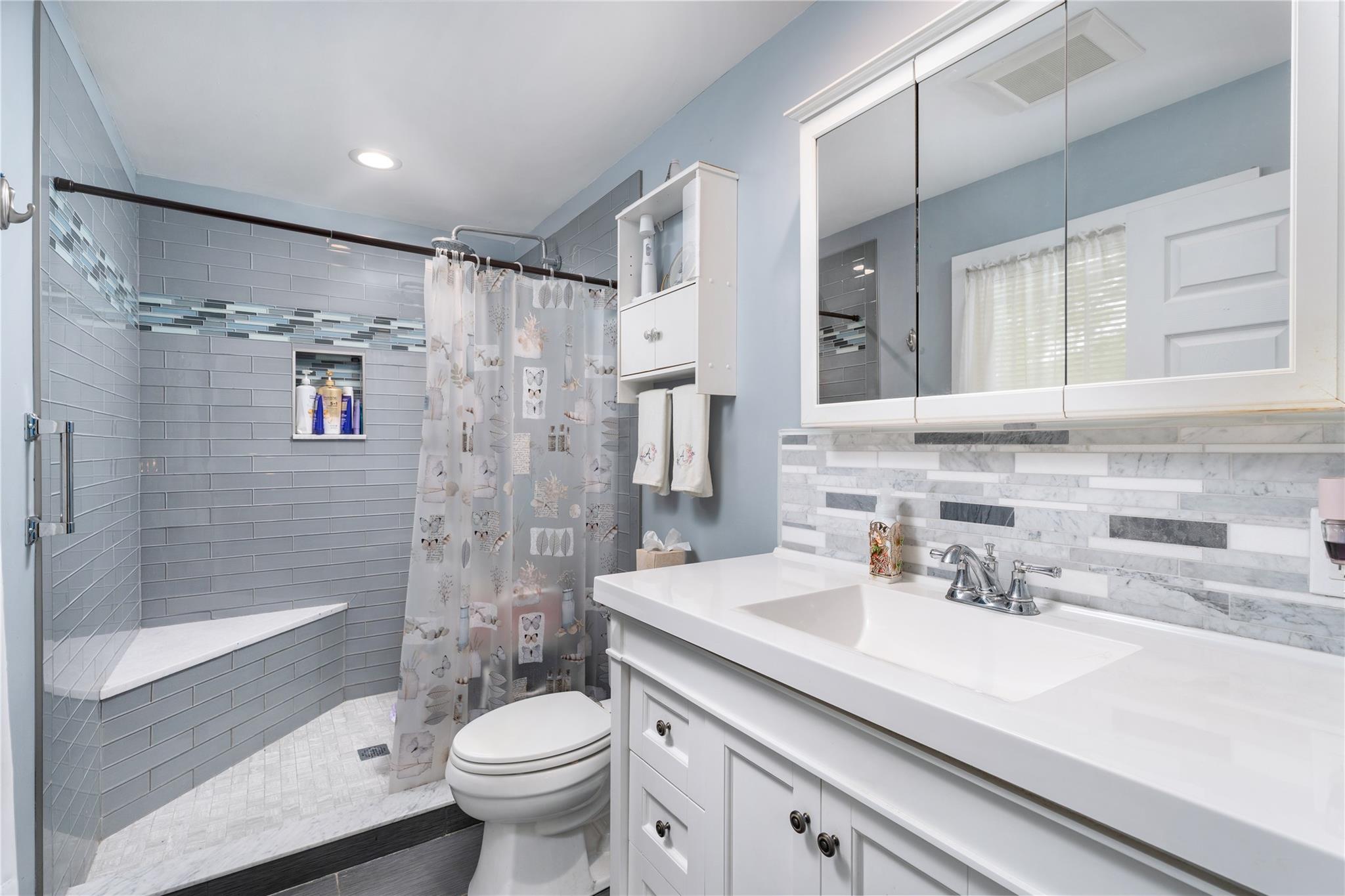 6 Debbie Street, Port Jefferson Station, New York image 36