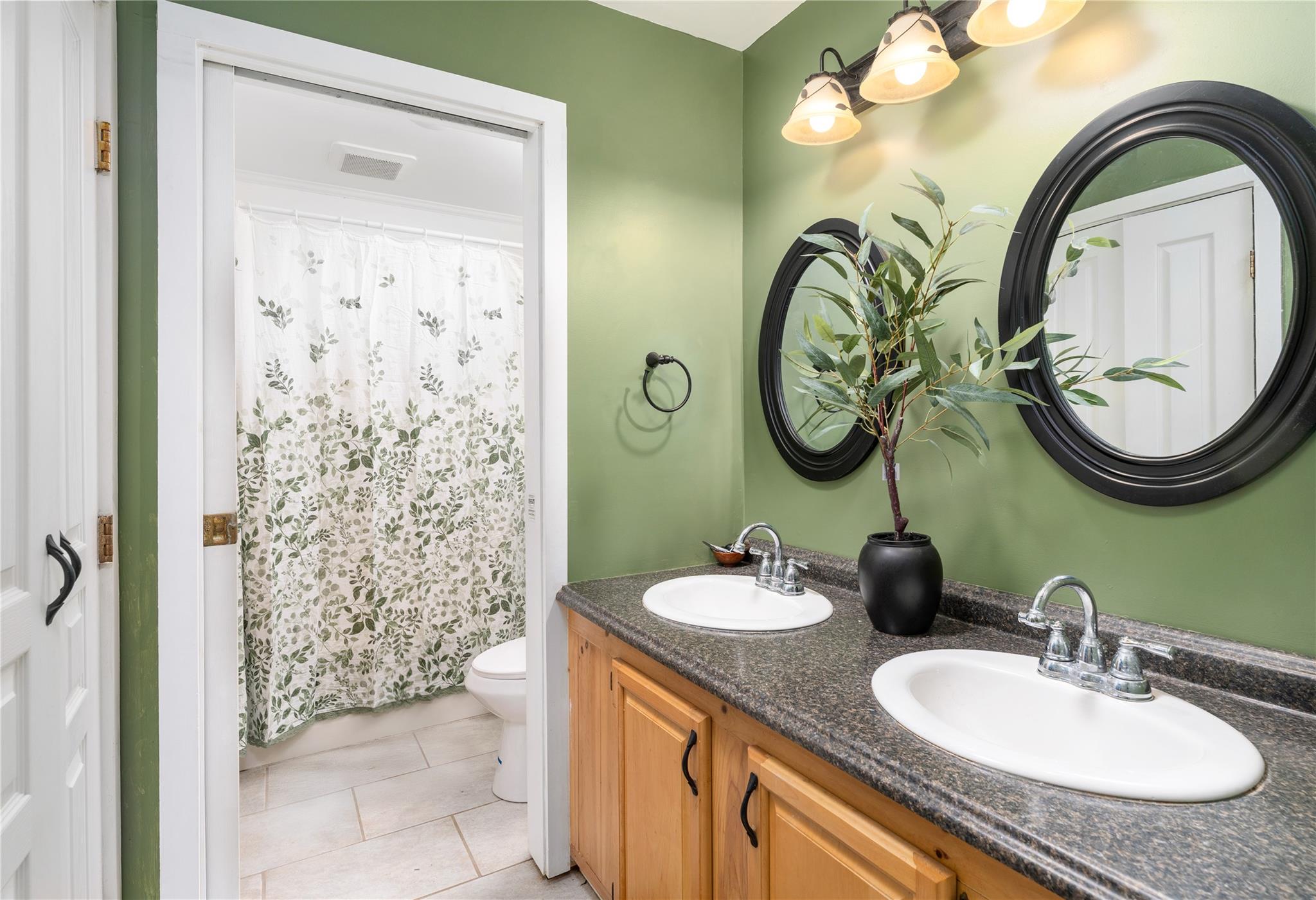 6 Debbie Street, Port Jefferson Station, New York image 25