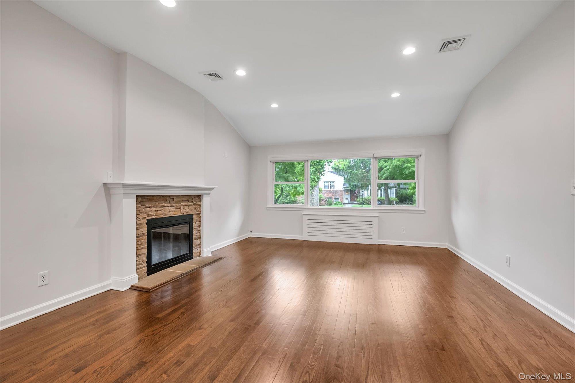 18 Pine Drive N