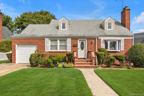 Photo of 1055 Archer Place, Baldwin, NY 11510 (MLS # 907657)