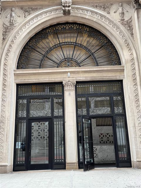 303 2 Avenue 9 New York (Manhattan) NY 10003