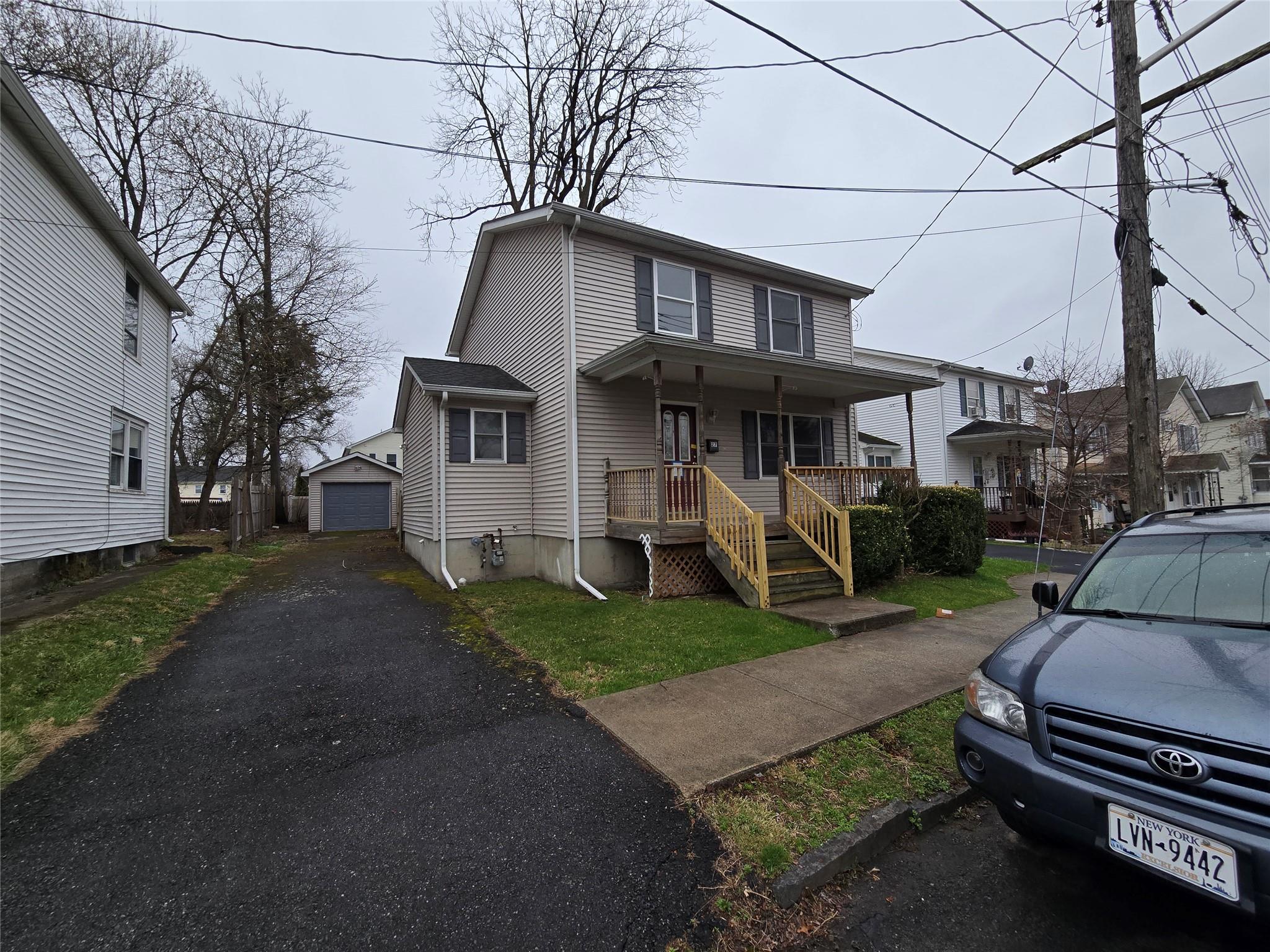 27 Thompson Street, Port Jervis, New York image 2