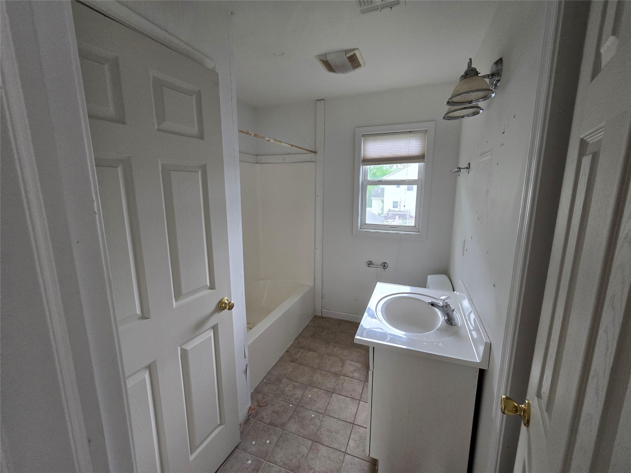 27 Thompson Street, Port Jervis, New York image 11