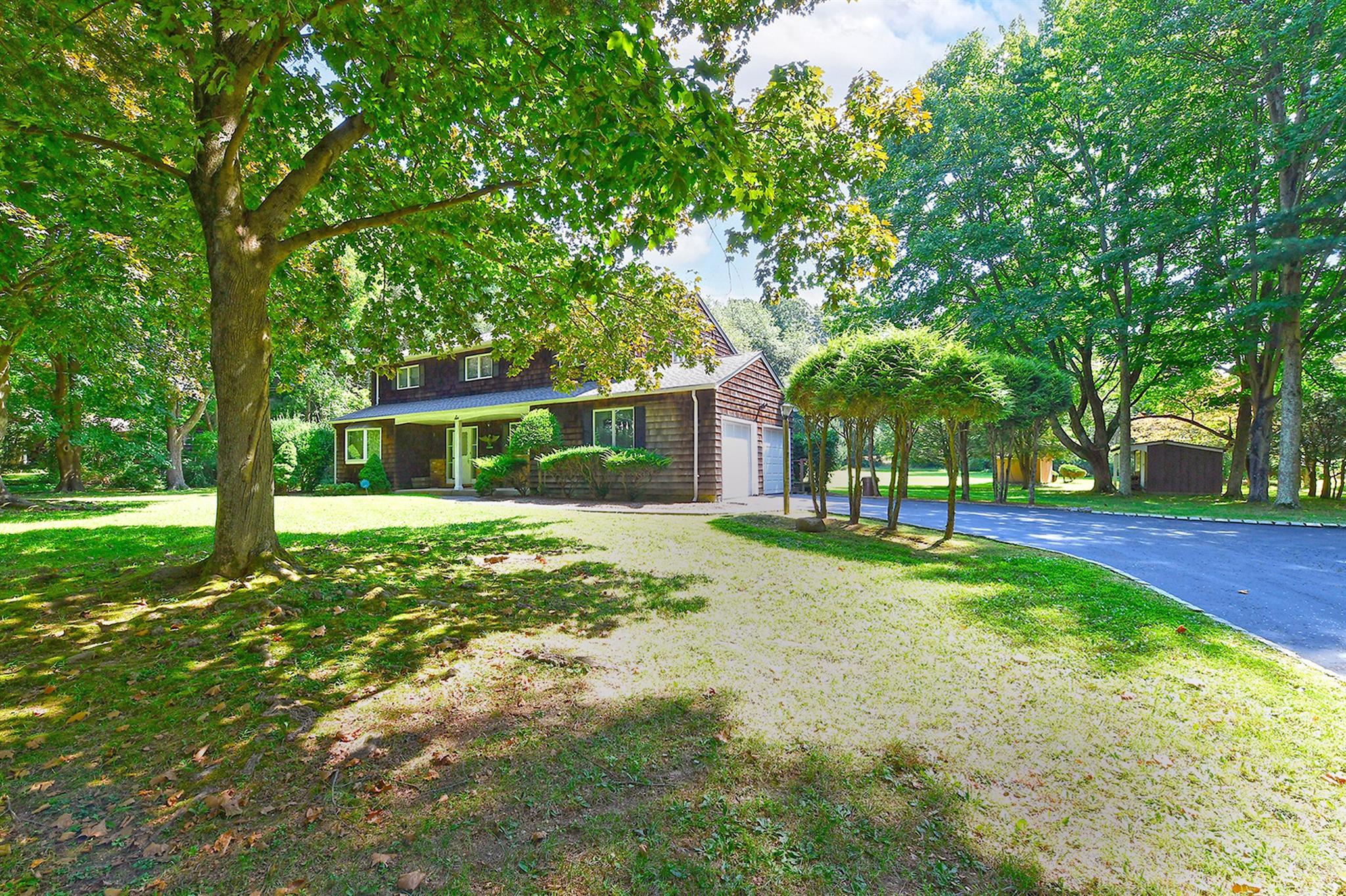 6 Highfield Drive, Dix Hills, Florida image 34