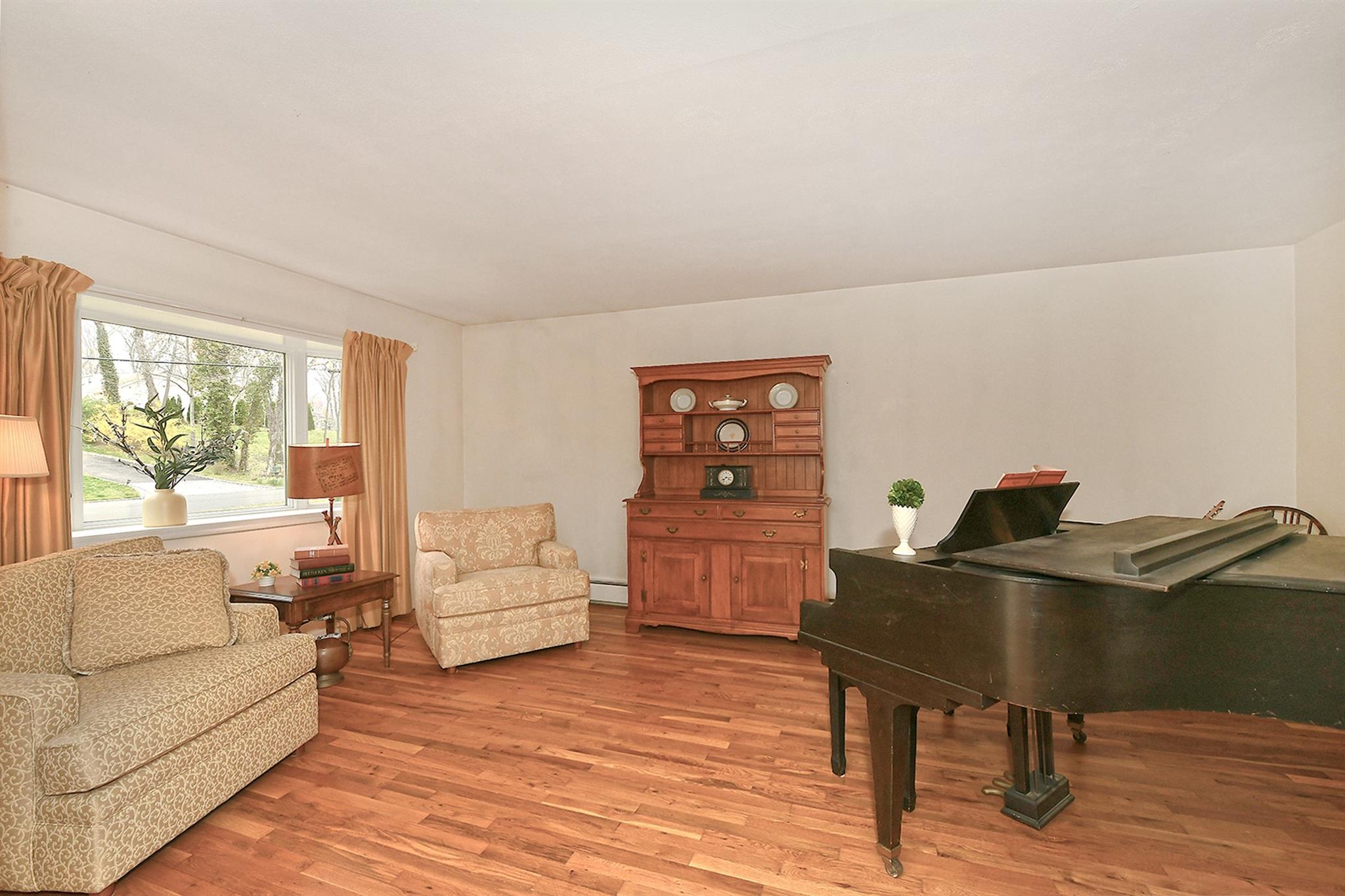 6 Highfield Drive, Dix Hills, Florida image 7