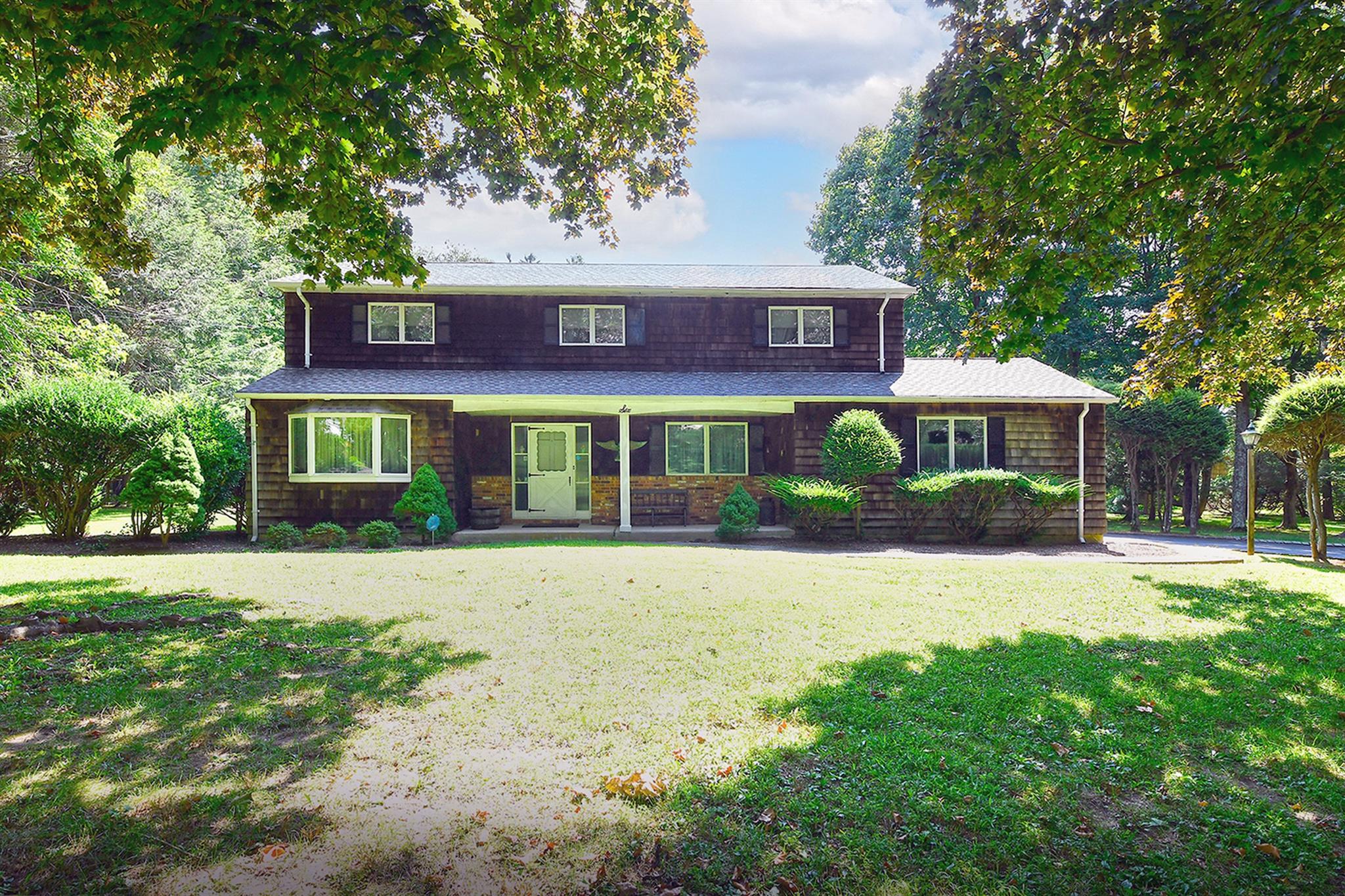 6 Highfield Drive, Dix Hills, Florida image 32