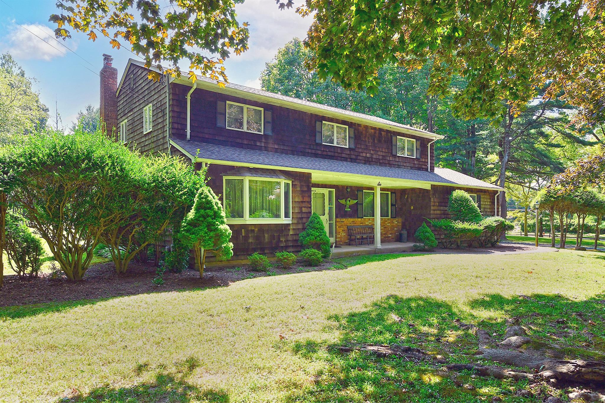 6 Highfield Drive, Dix Hills, Florida image 2