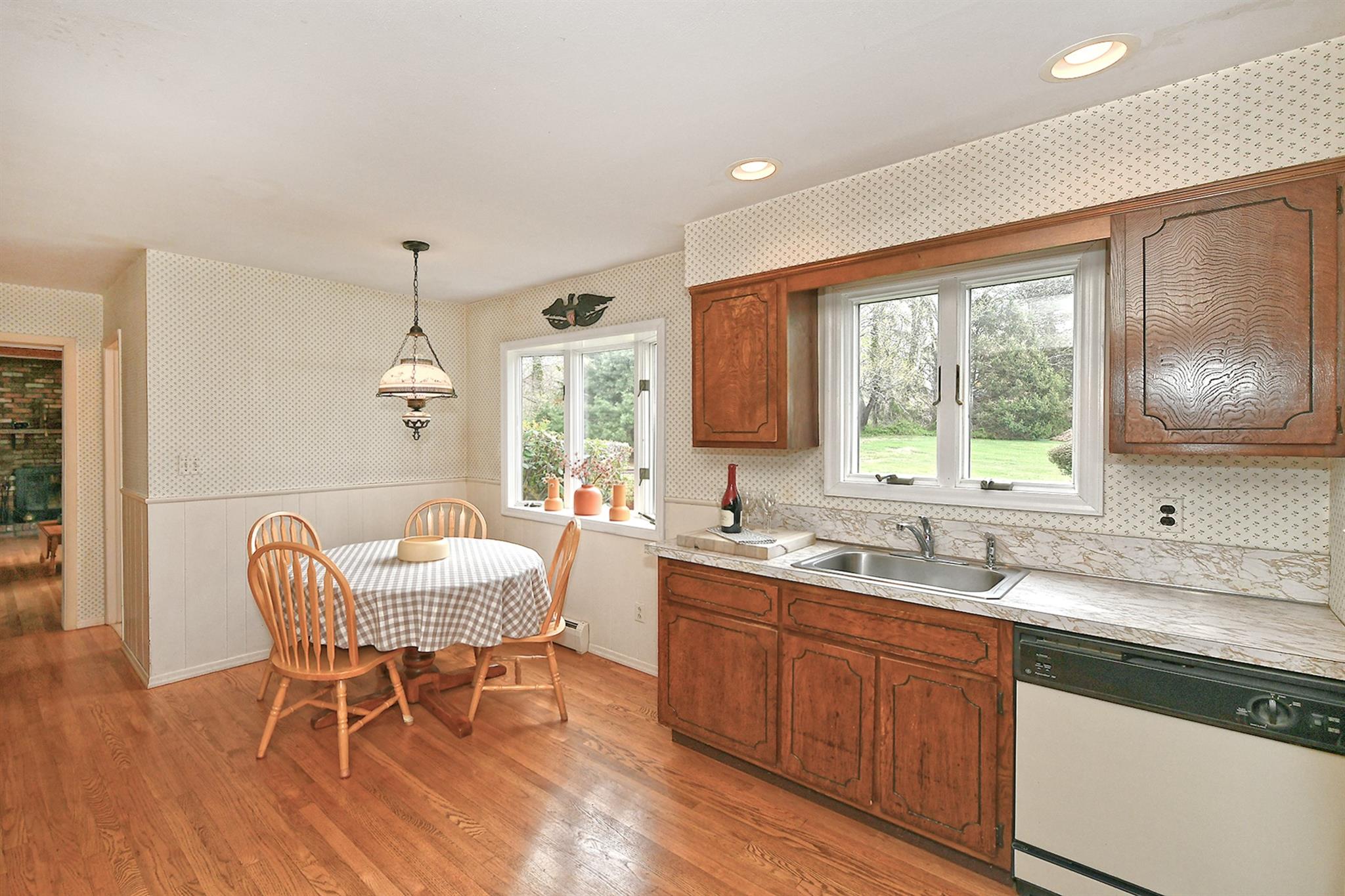 6 Highfield Drive, Dix Hills, Florida image 12