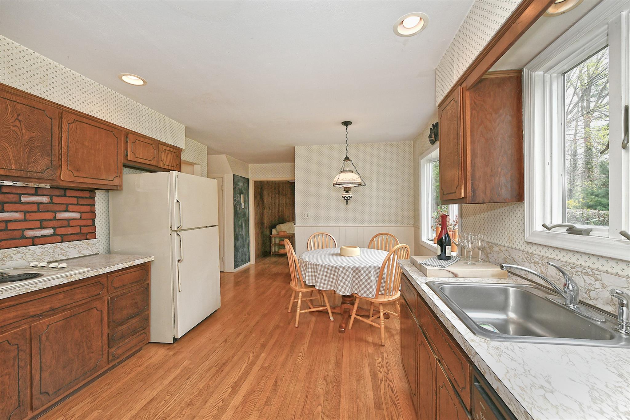 6 Highfield Drive, Dix Hills, Florida image 13
