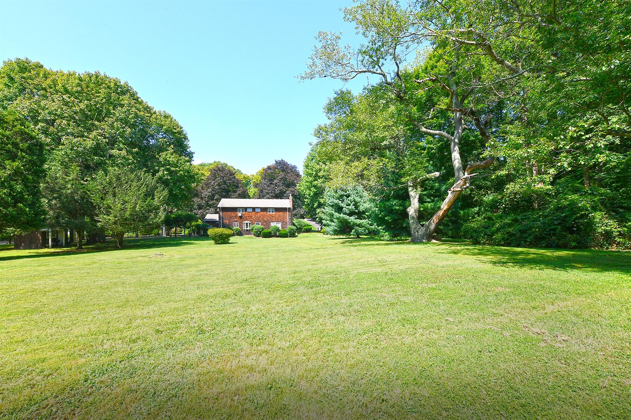 6 Highfield Drive, Dix Hills, Florida image 39