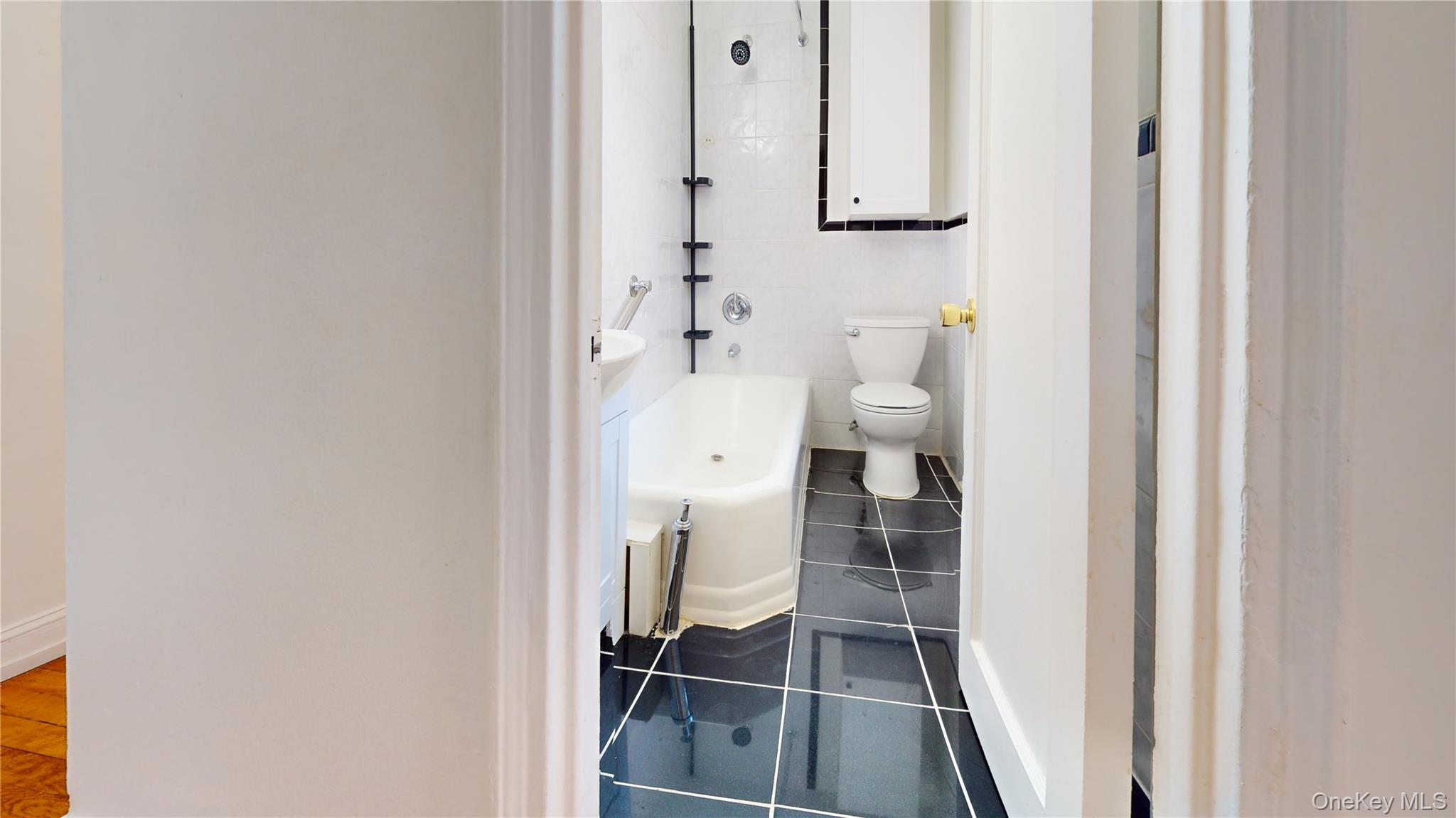 2160 Bronx Park E 6J