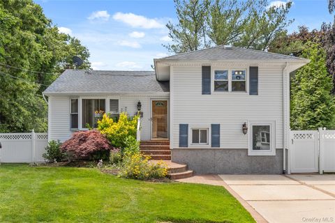 Homes For Sale - 80 N Pine Street<br/> Nassau County, Massapequa, NY 11758