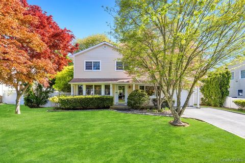 Homes For Sale - 18 Columbine Lane<br/> Kings Park, NY 11754