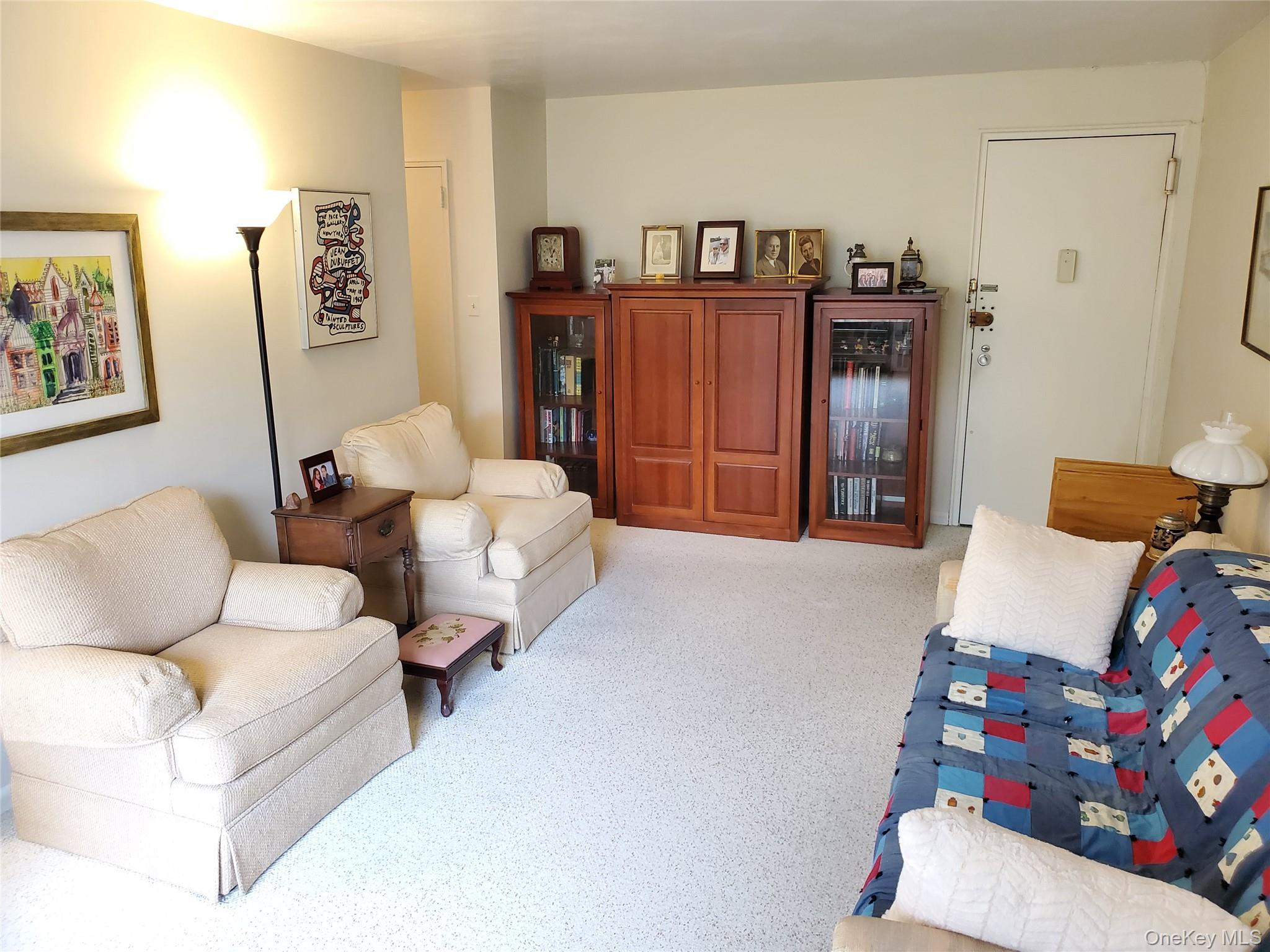 4727 Little Neck Pkwy Parkway 4G