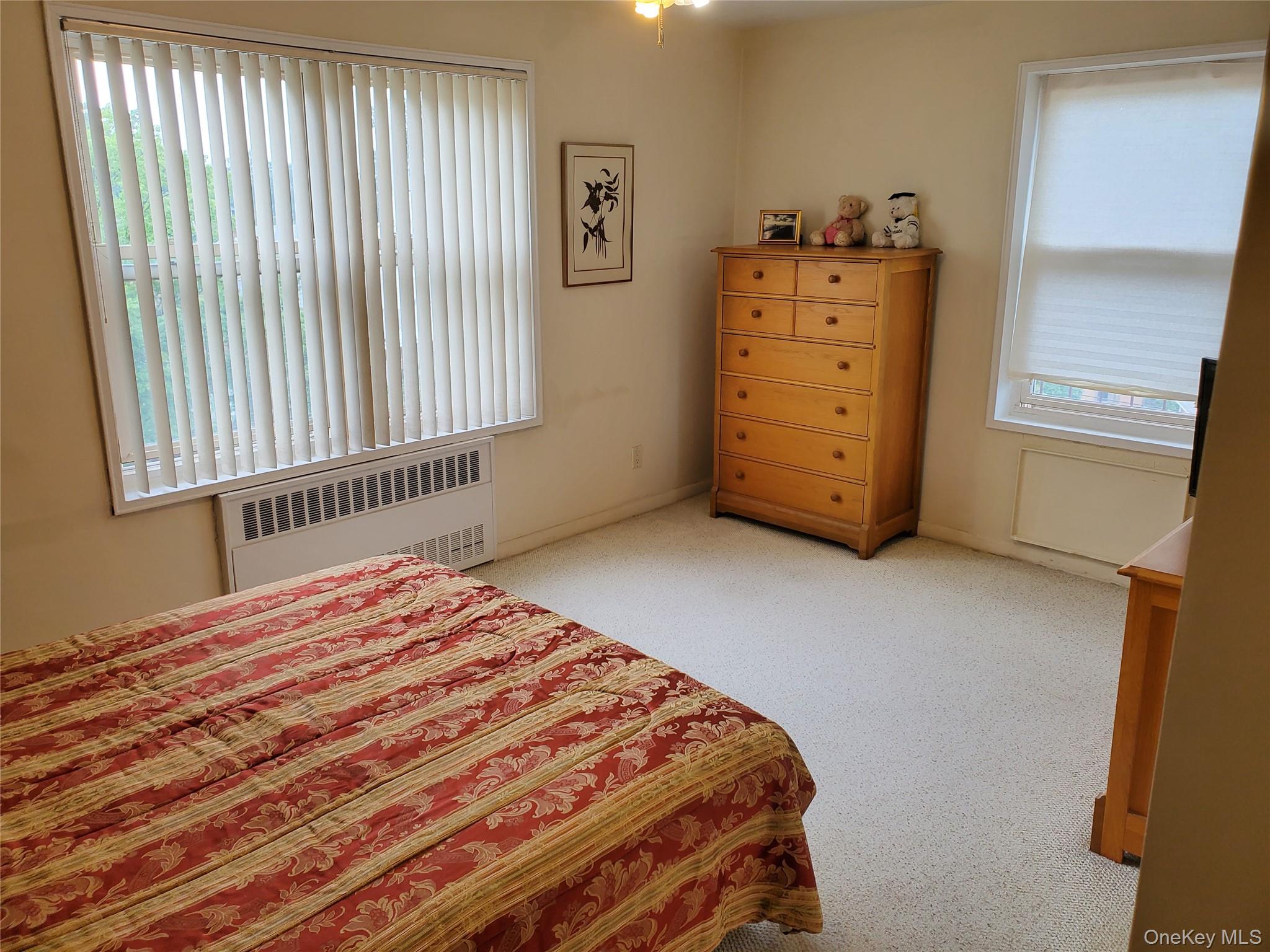 4727 Little Neck Pkwy Parkway 4G