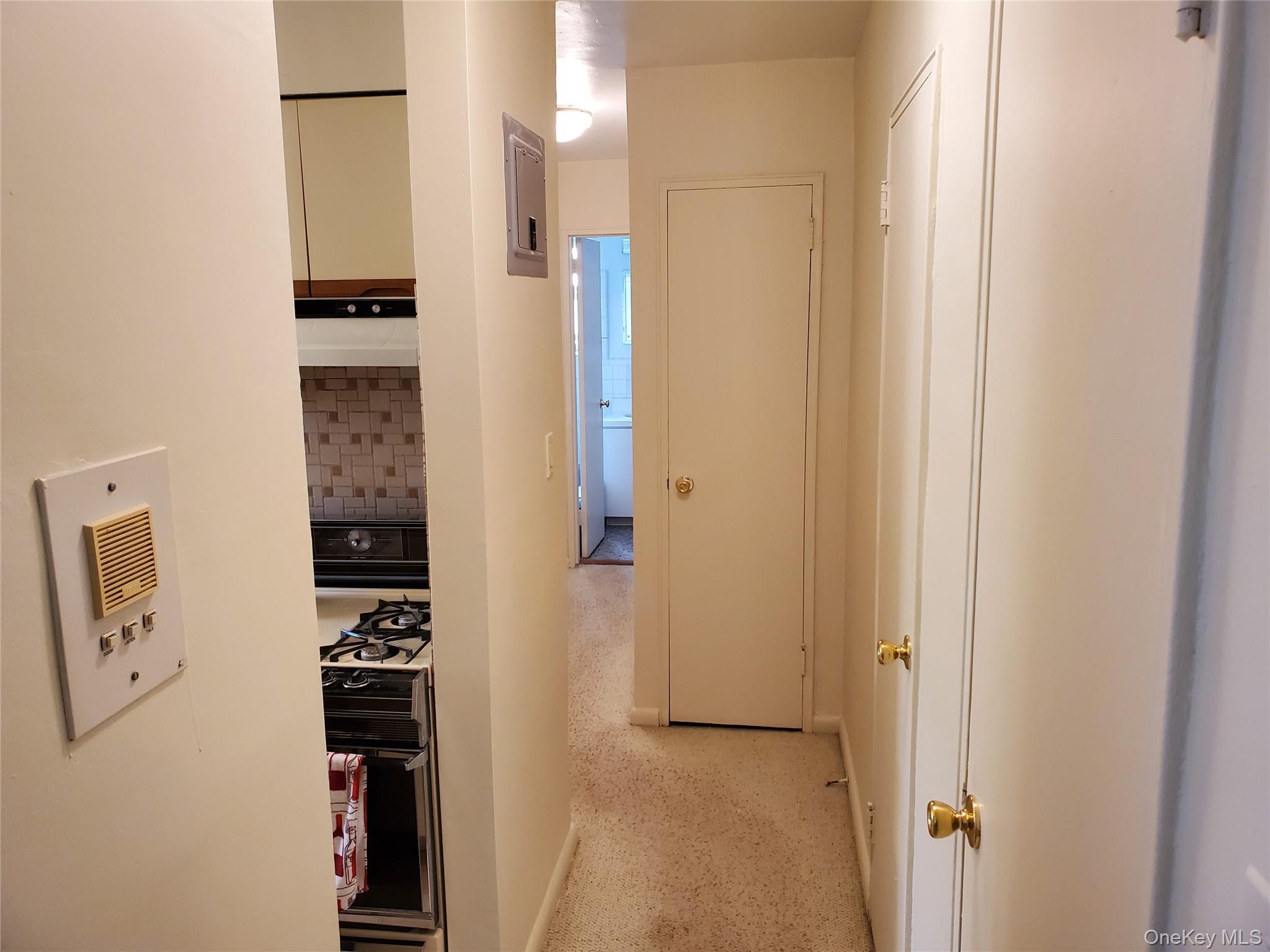 4727 Little Neck Pkwy Parkway 4G