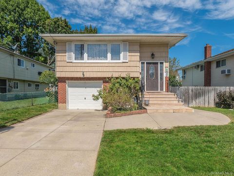 53 Maple Street Roslyn Heights NY 11577