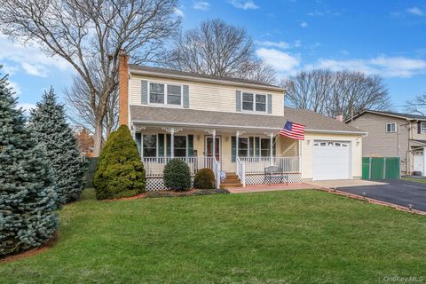 61 Arpage Drive E Shirley NY 11967