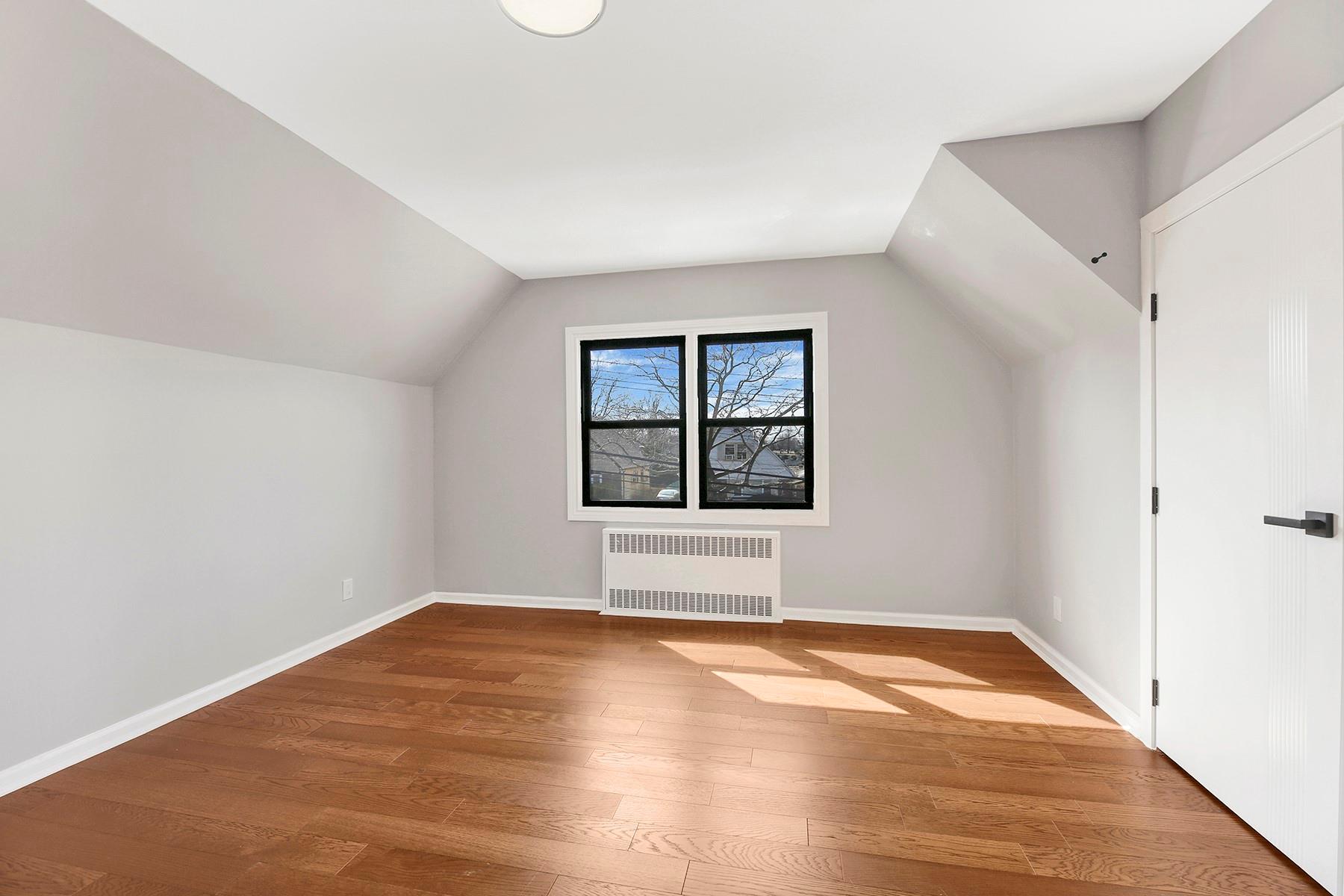 21611 121st Avenue, Cambria Heights, New York image 13