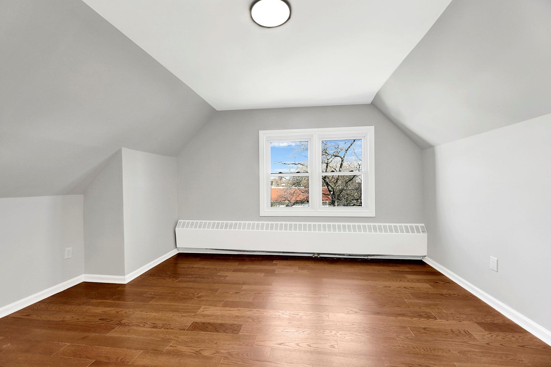 21611 121st Avenue, Cambria Heights, New York image 15