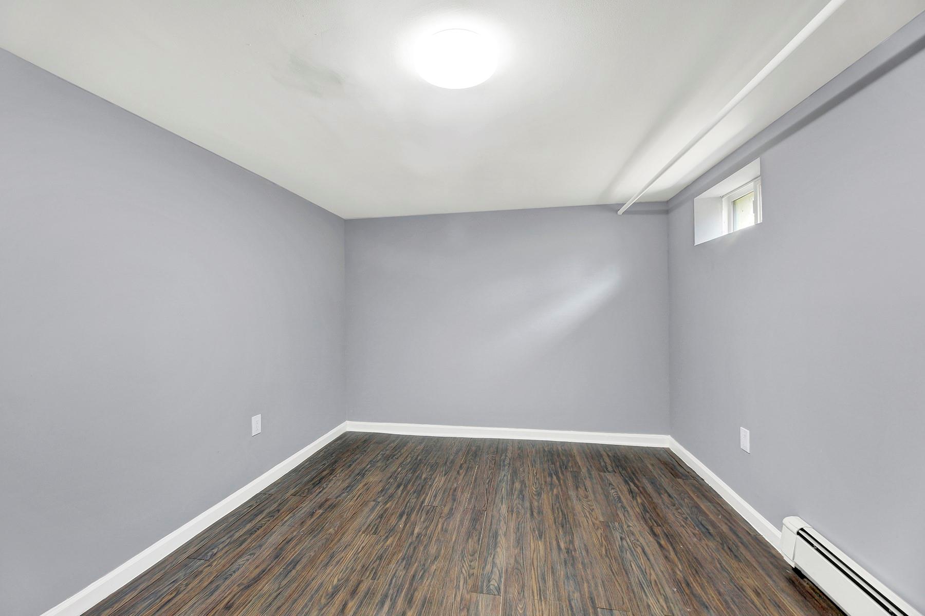 21611 121st Avenue, Cambria Heights, New York image 20