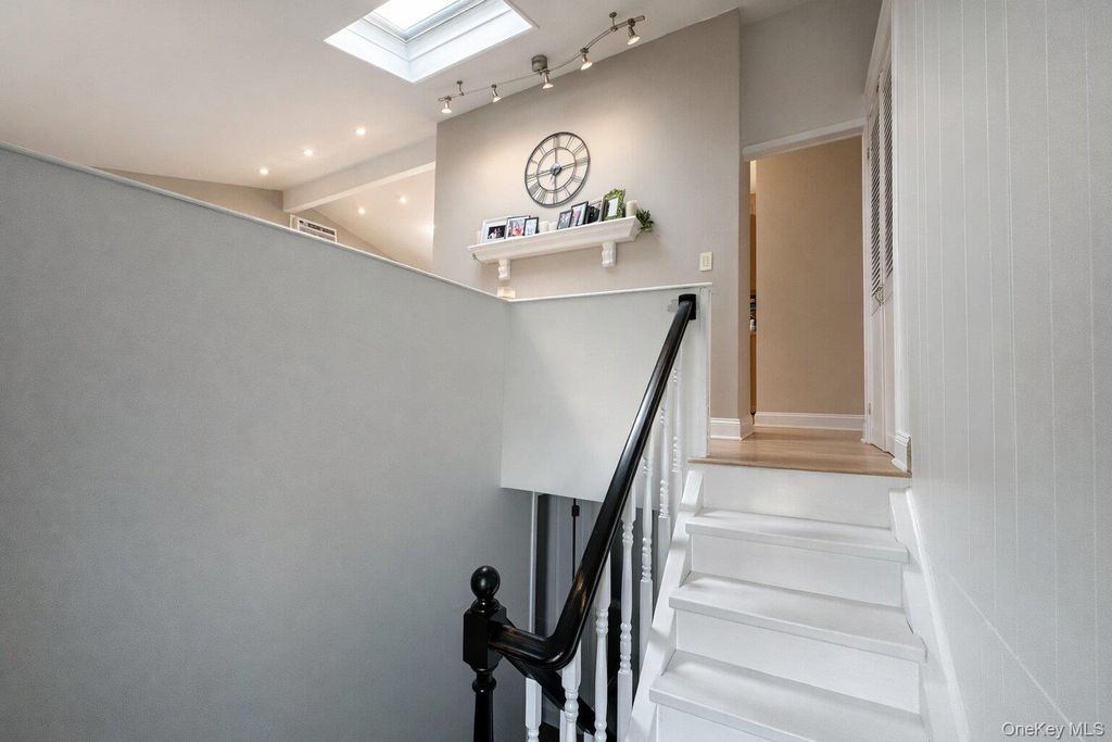 Photo of 42 Shinbone Lane, Commack, NY 11725 (MLS # 979231)