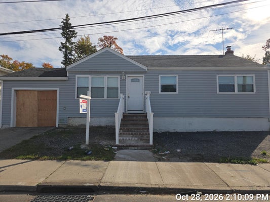 918 SUNRISE HWY, WEST BABYLON, NY 11704 - Image 177fbf287d6ca31f4a0c627480e30c4e/2626369472